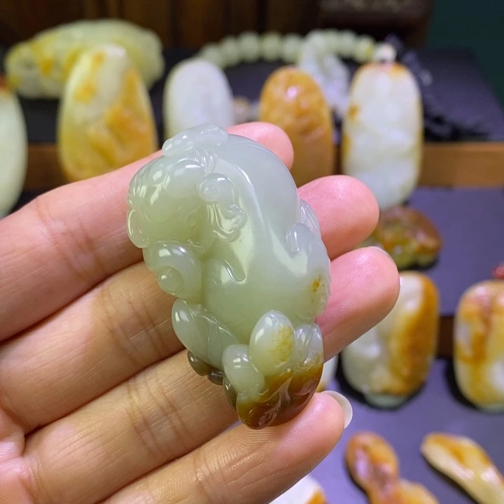 颈饰未镶嵌和田玉