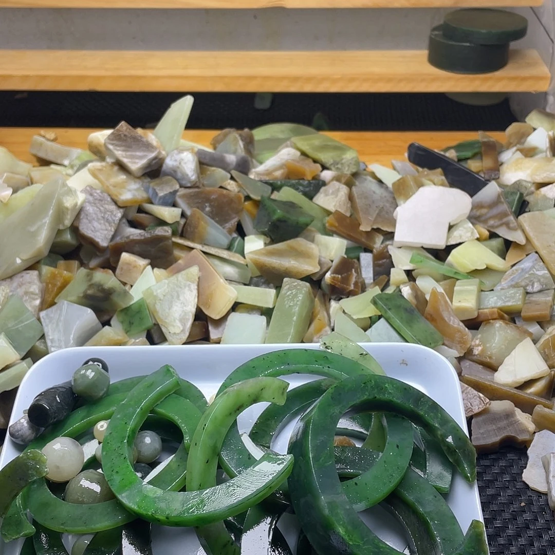天***空和田玉（糖玉）未镶嵌珠宝半成品
