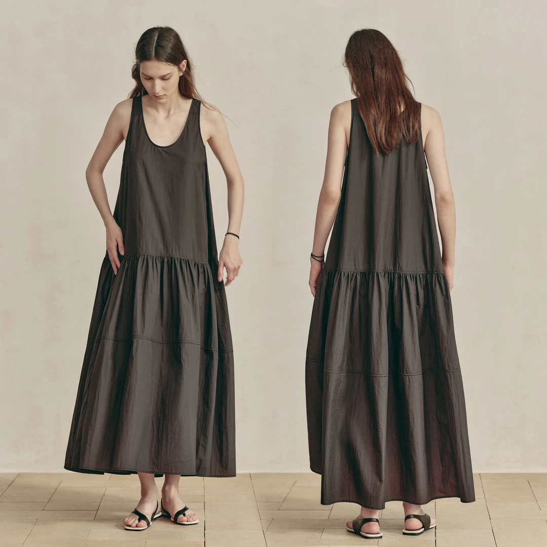 白弓BAIGONG/2025新款褶皱灵动层次感背心连衣裙55515X