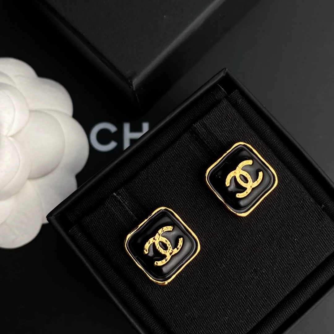 全新未使用 Chanel/香奈儿 23K新款 黑金方糖耳钉 S4669