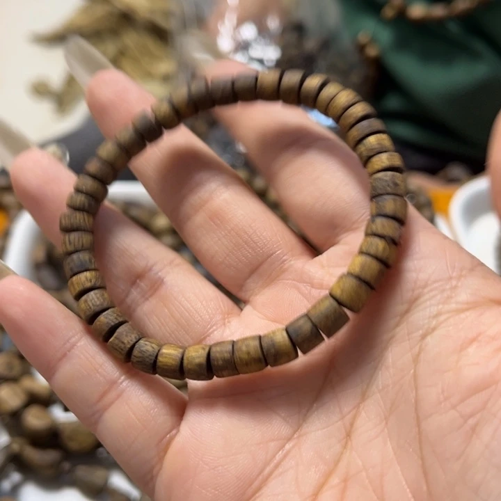 沉香手串0.6药片珠单圈多样性发1