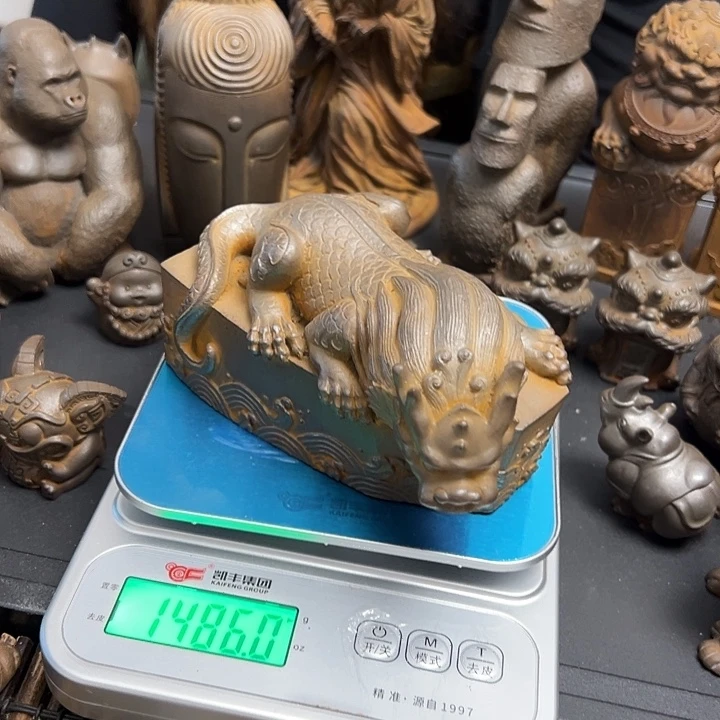 功***熊铁创意国潮家居摆件 - 避水兽