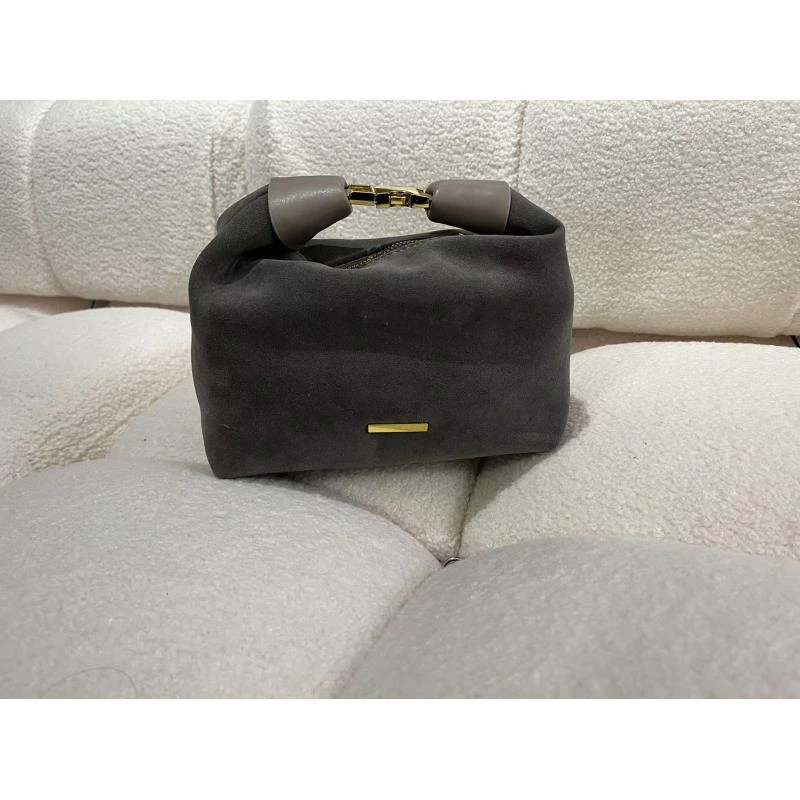 时尚百搭云朵包（颜色随机）