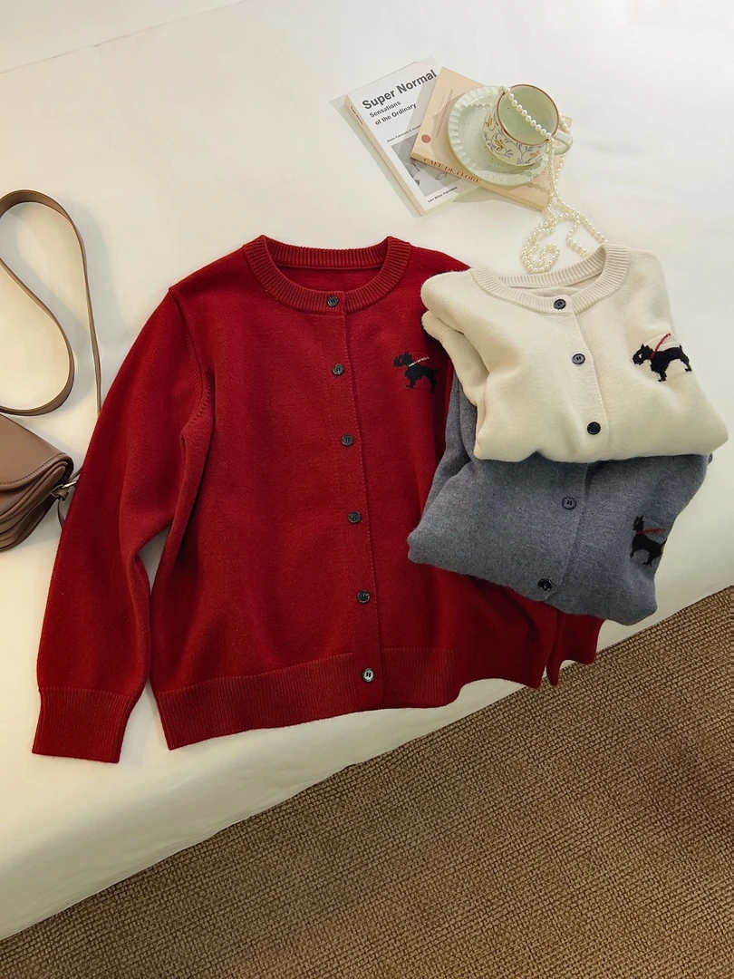 【女王洛克】韩版卡通刺绣舒适圆领毛衣休闲百搭针织开衫LK82886