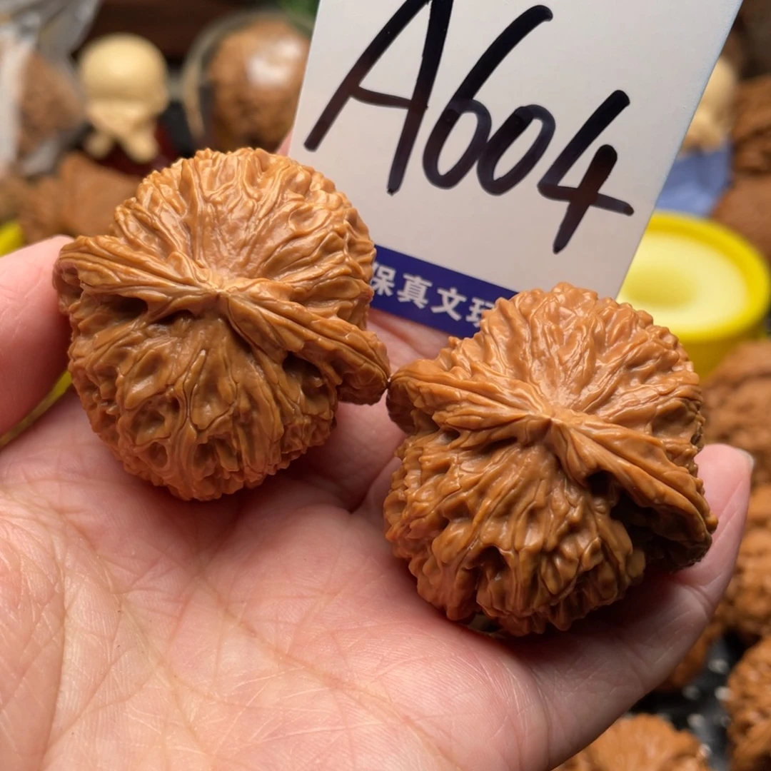 村***把件桃核白狮子40