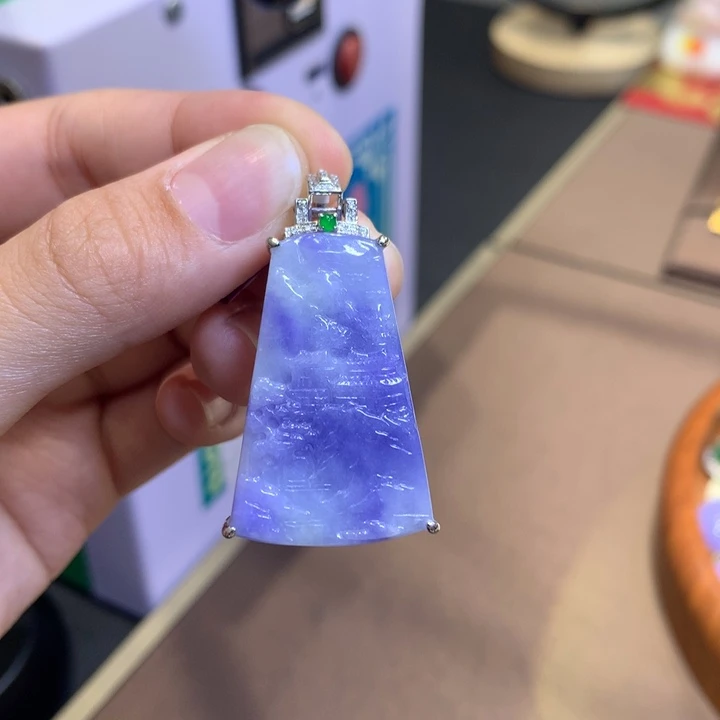 颈饰18K金镶嵌翡翠翡翠