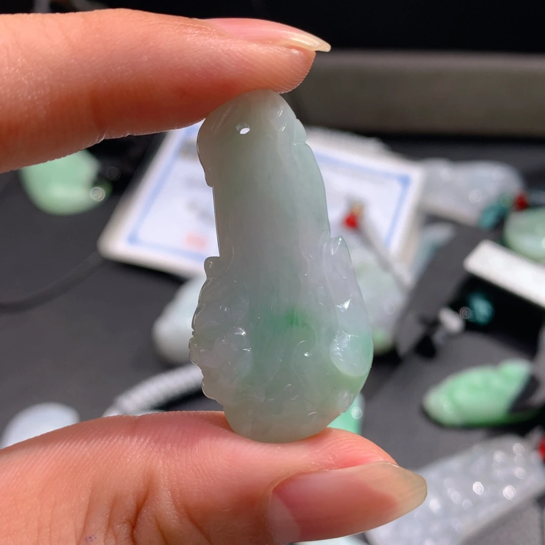 翡翠未镶嵌颈饰翡翠