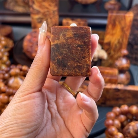 松木（琥珀木）把件德