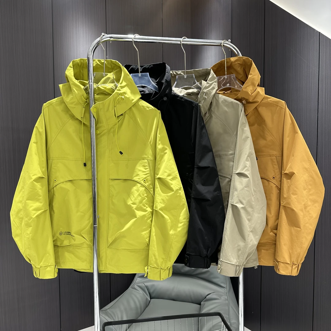 新款时尚休闲春季穿搭简约连帽春季户外情侣冲锋衣外套68609