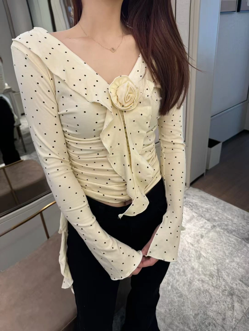 （大發）春季新款波点上衣配花朵显瘦洋气