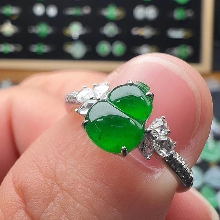 翡翠18K金镶嵌戒指葫芦8.3