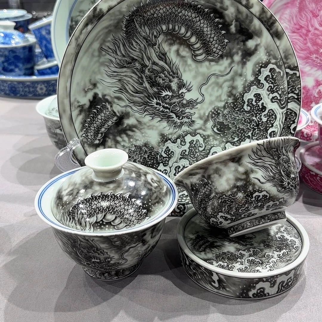 瓷片景德镇瓷器精品陈列