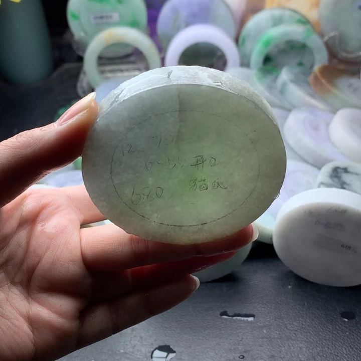 定制翡翠未镶嵌手镯