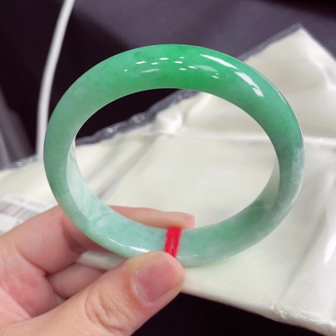 翡翠未镶嵌手镯翡翠