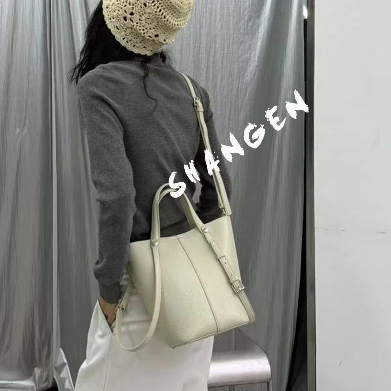 【尚恩CC】SK-92612-米白-29*13*24轻奢时尚女新款手提斜挎水桶包