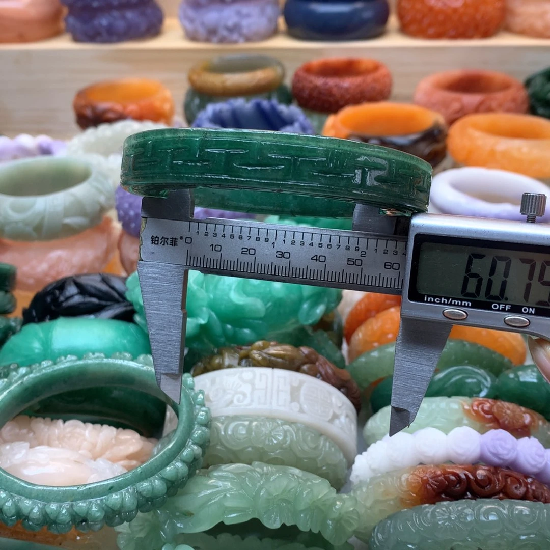 未镶嵌手镯石英质玉