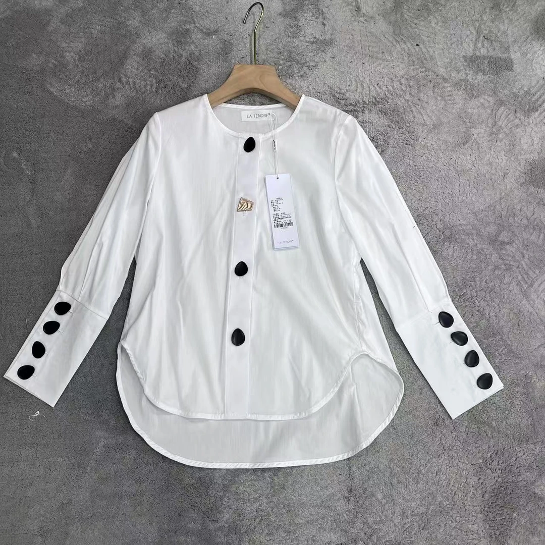 25早春韩版设计别致纽扣圆领衬衫