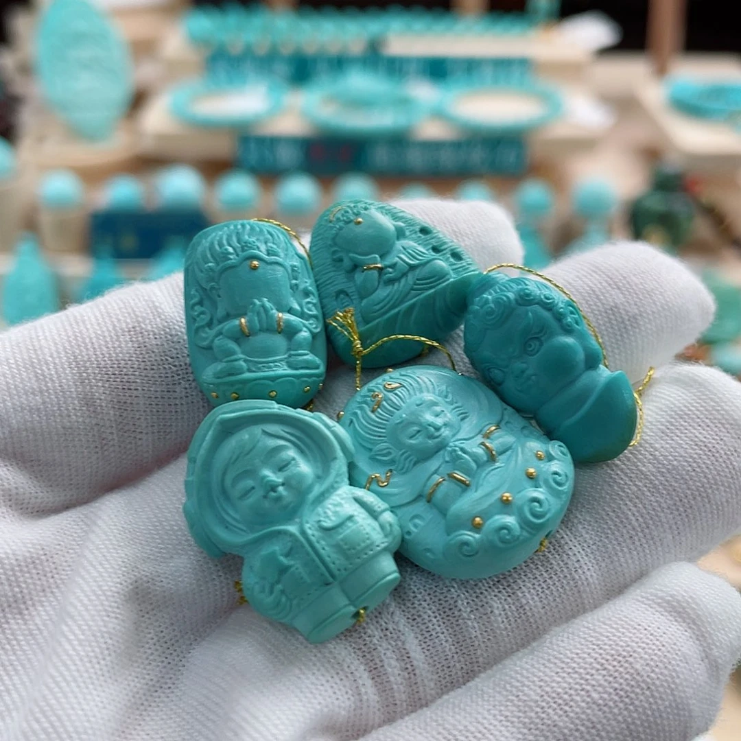 绿松石未镶嵌珠宝奇石