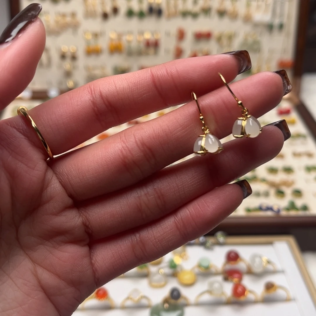 和田玉未镶嵌耳饰