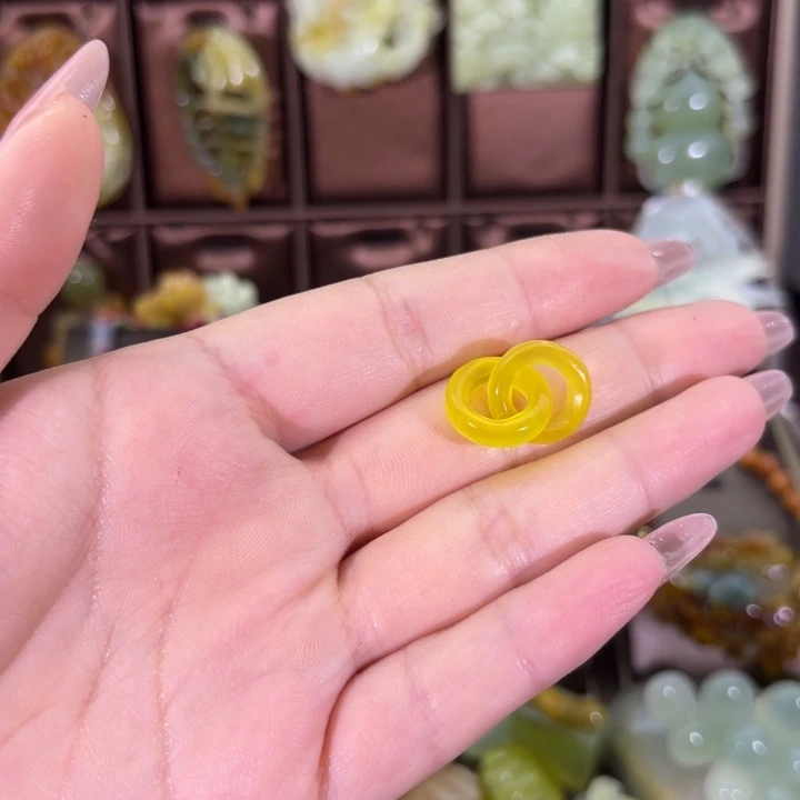 蛇纹石玉合金颈饰訸*