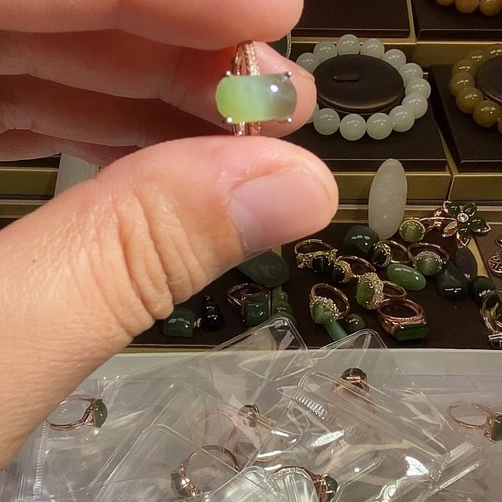 银S925镶嵌戒指和田玉（碧玉）