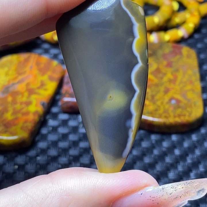 玛瑙/玉髓颈饰未镶嵌