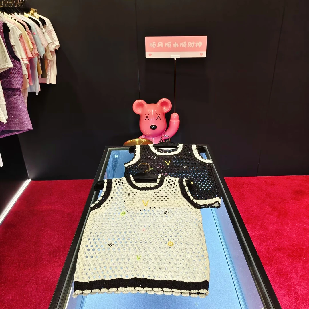 4877 夏季新款背心镂空设计气质百搭女装重工