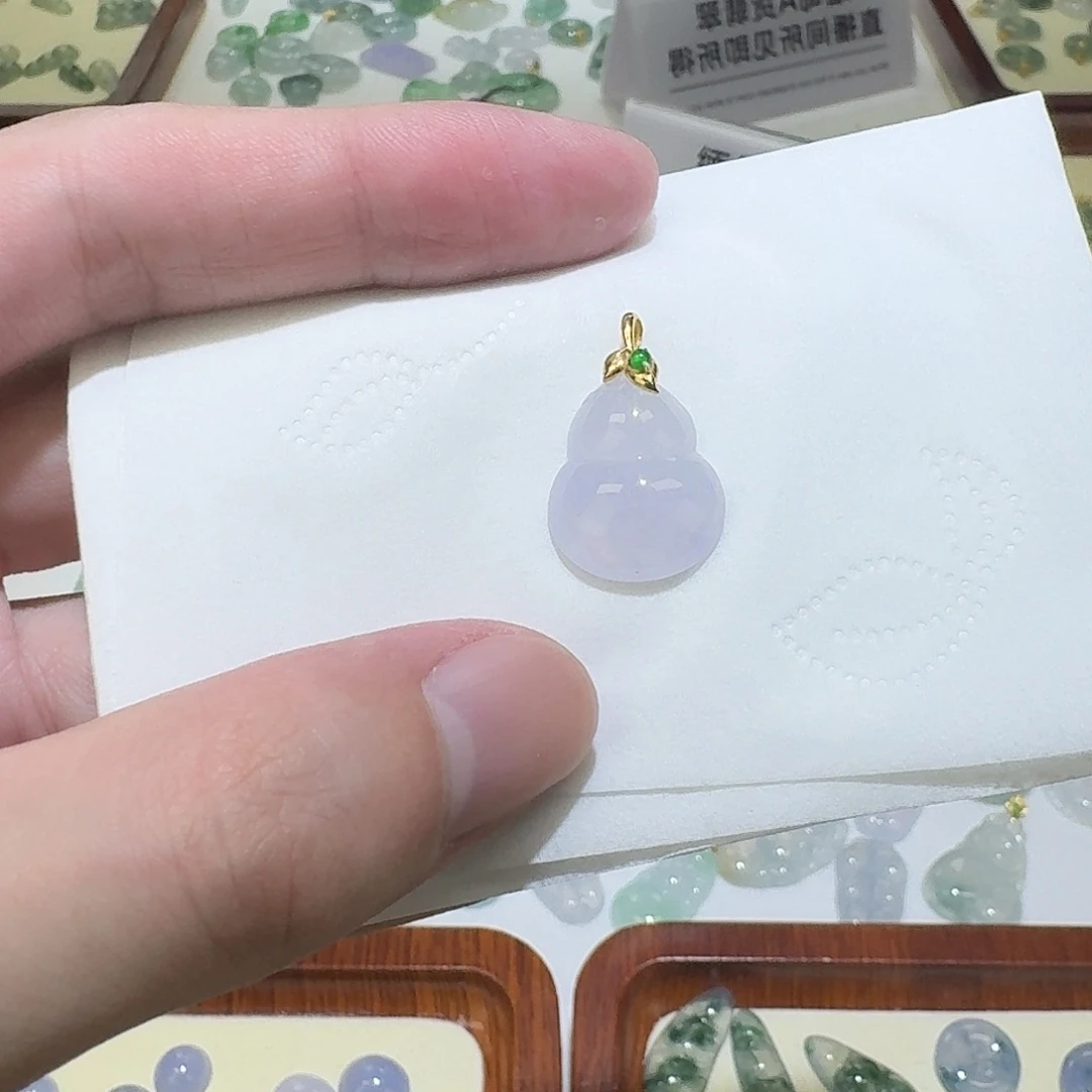 翡翠18K金镶嵌颈饰冰紫葫芦
