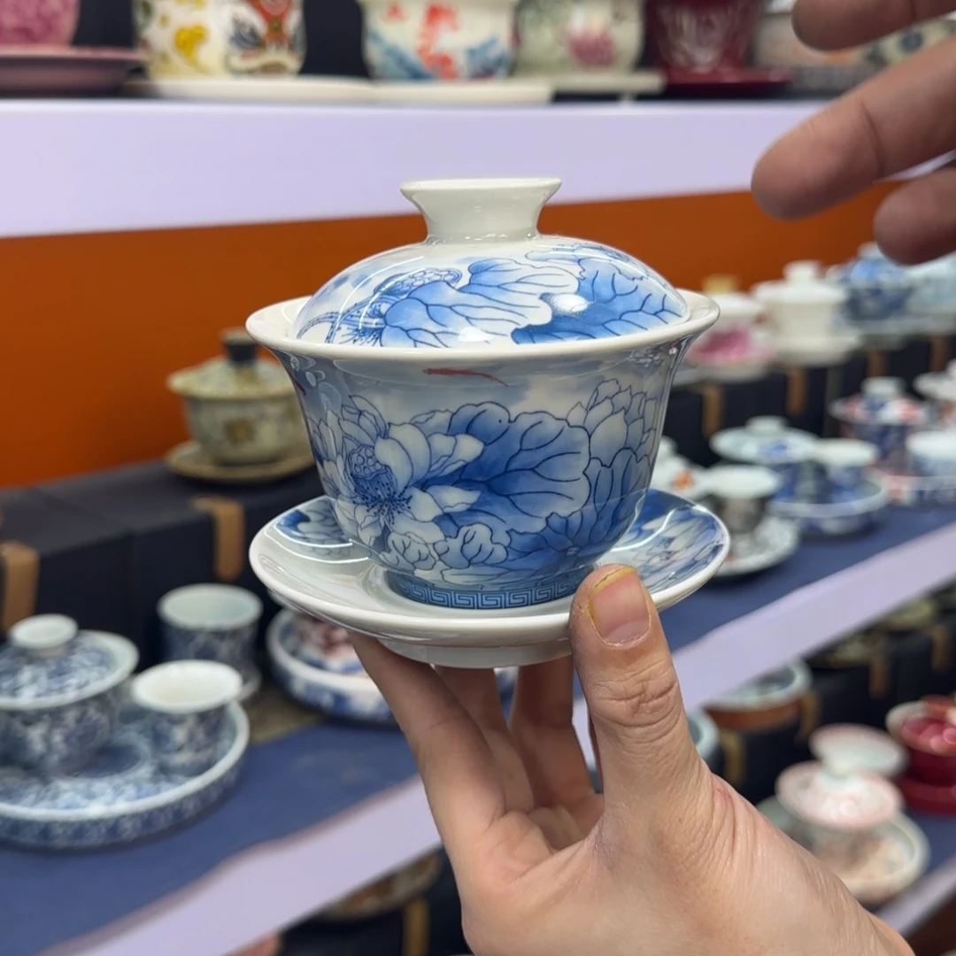 高温下的高温天气使人心情愉悦的