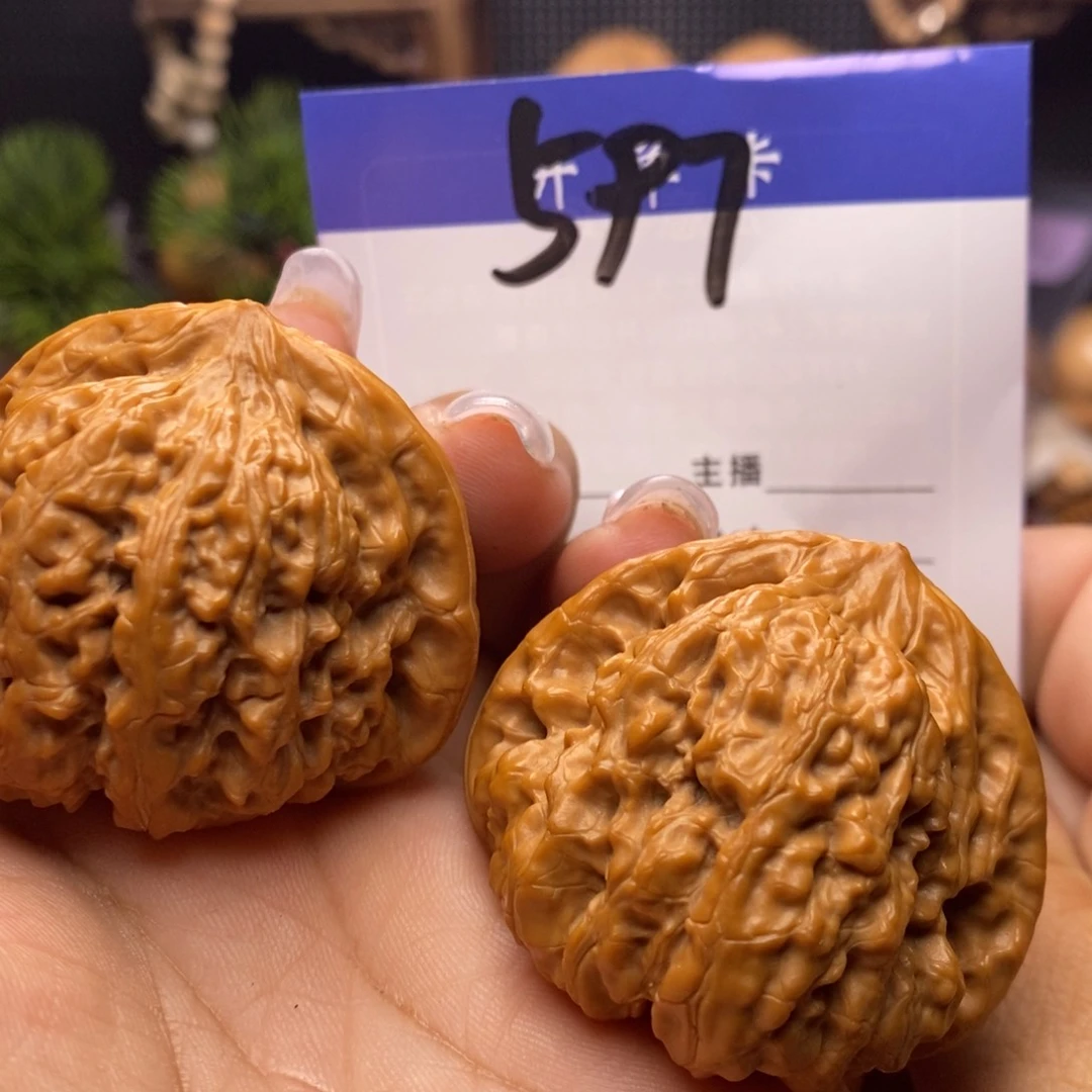 文玩核桃吊坠平谷奥迪。边，44丹