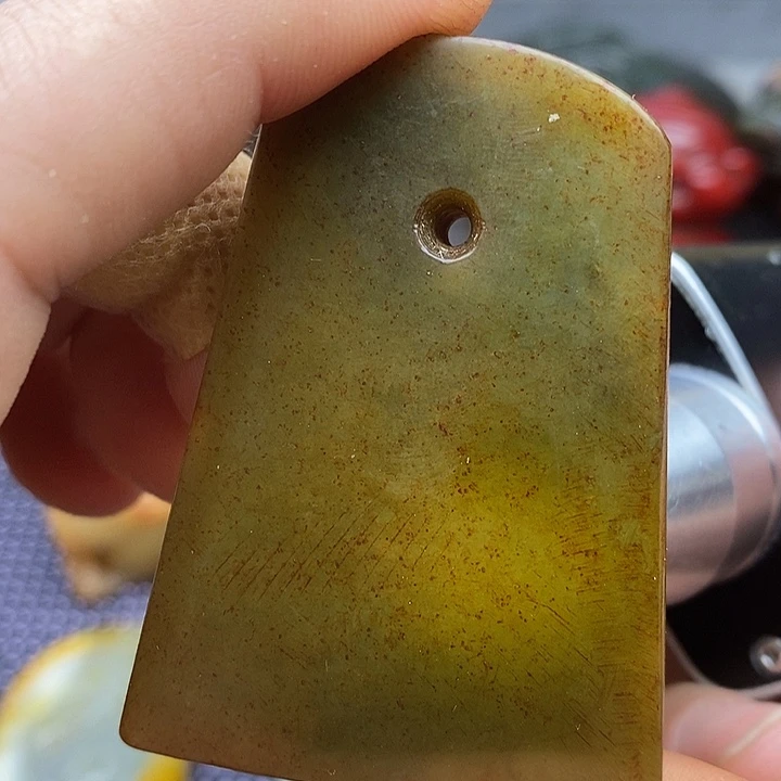 未镶嵌蛇纹石玉颈饰