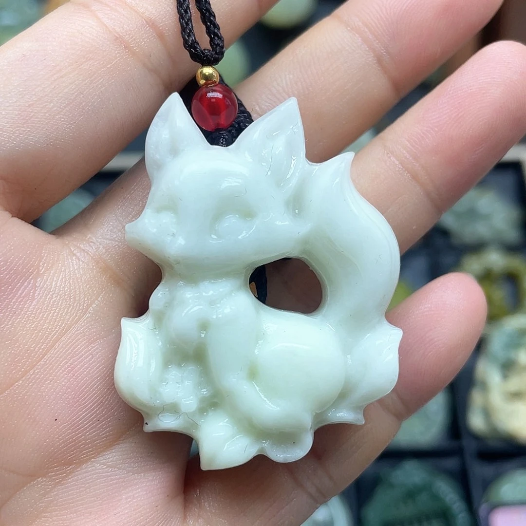 未镶嵌蛇纹石玉吊坠