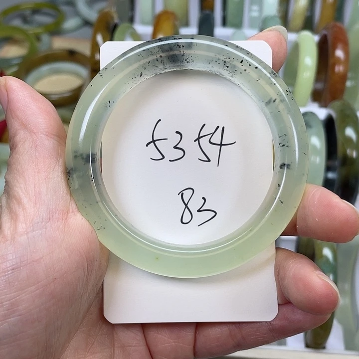 蛇纹石玉未镶嵌手镯瓜*?