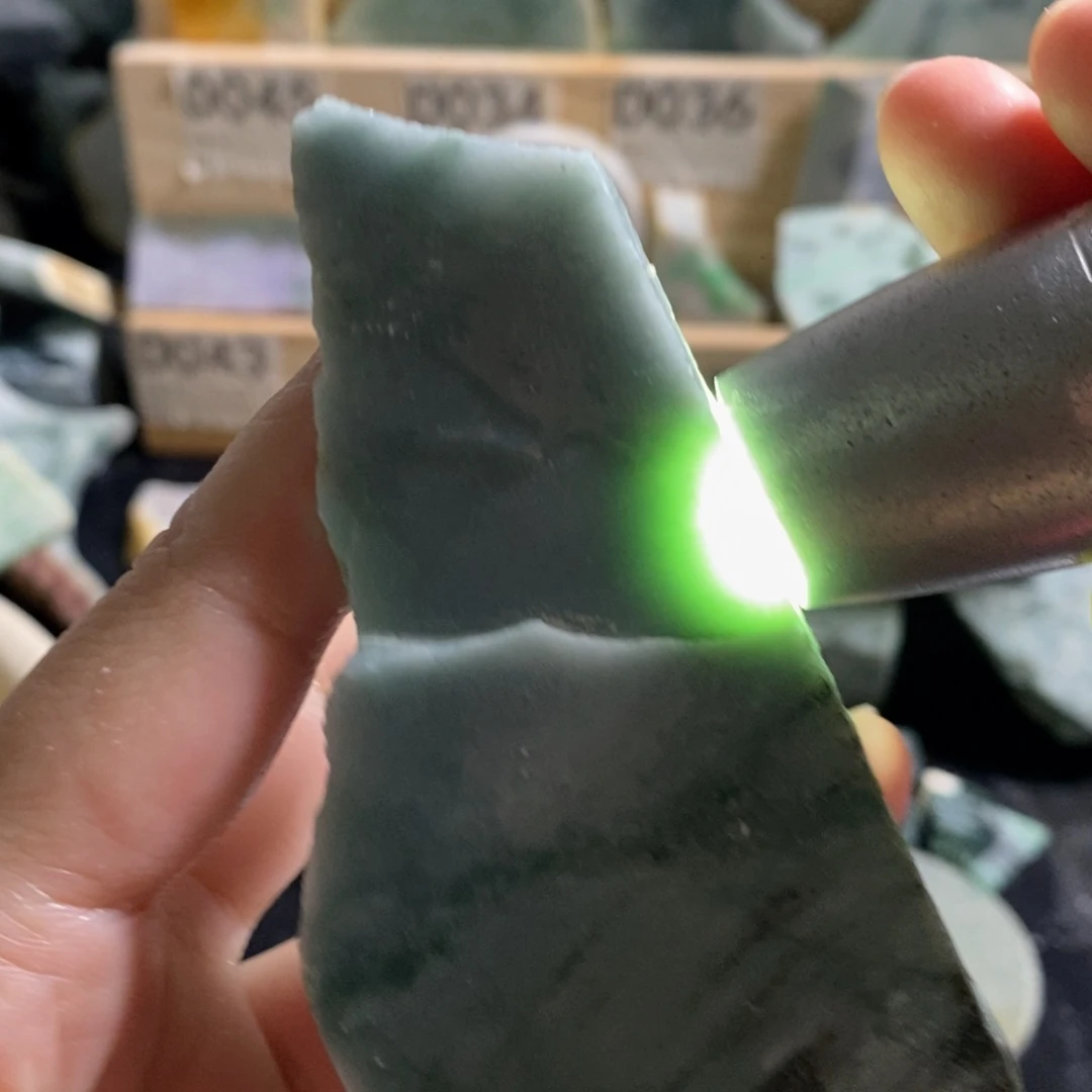 颈饰未镶嵌翡翠天然翡翠