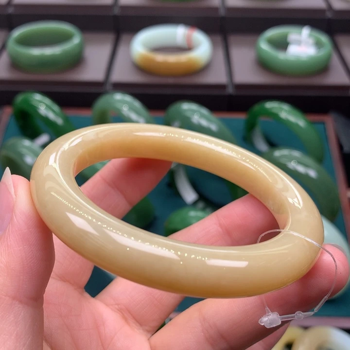 未镶嵌手镯和田玉（糖玉）