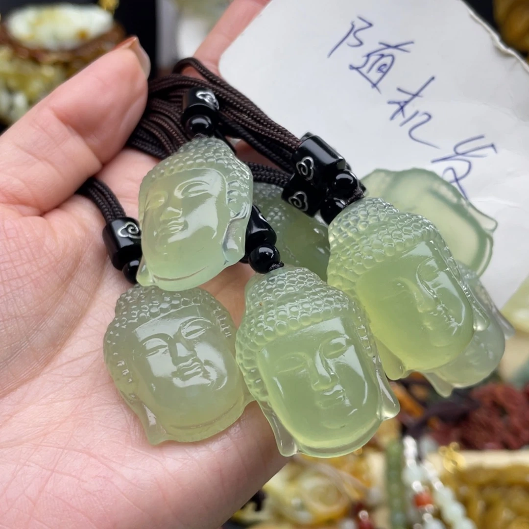 未镶嵌蛇纹石玉颈饰