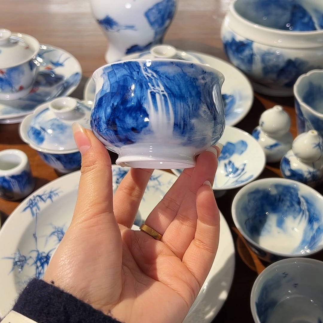 B***E青花手绘山水主人杯