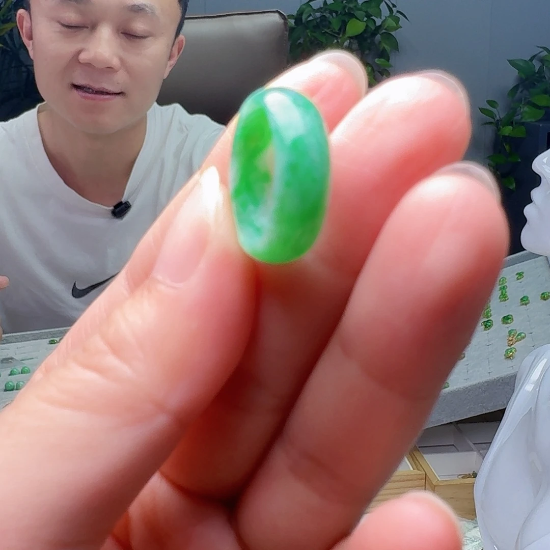 F****翡翠未镶嵌戒指天然