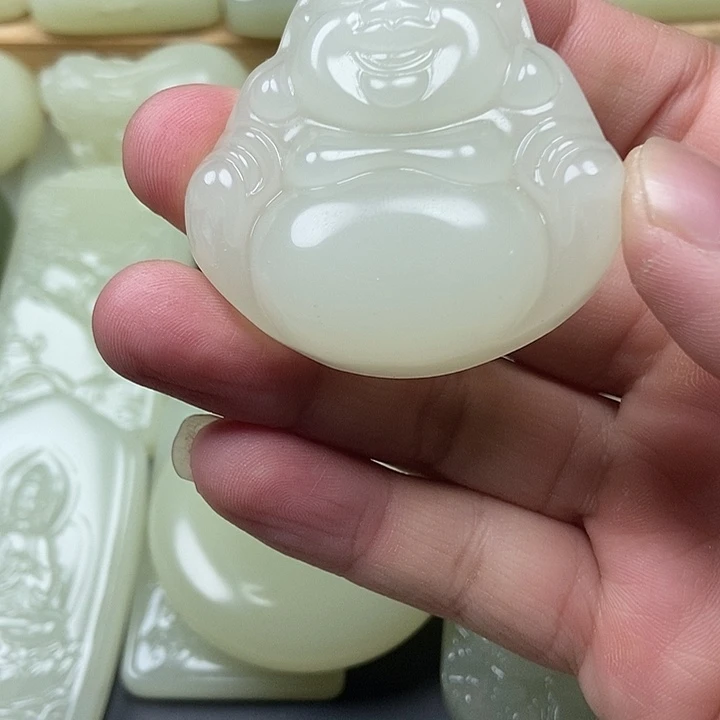 用***8和田玉（糖玉）未镶嵌挂件