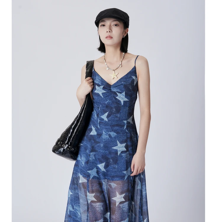 西町村屋度假风吊带连衣裙女夏季新款法式复古长款裙子XAAB10208