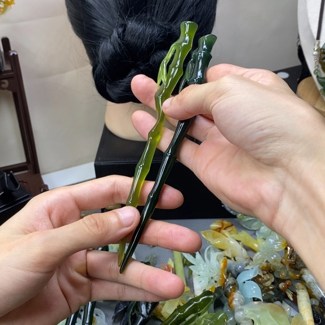 在***羊蛇纹石玉合金发饰