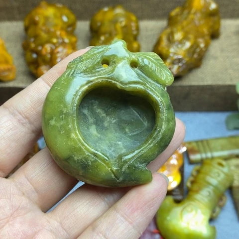 蛇纹石玉未镶嵌颈饰43