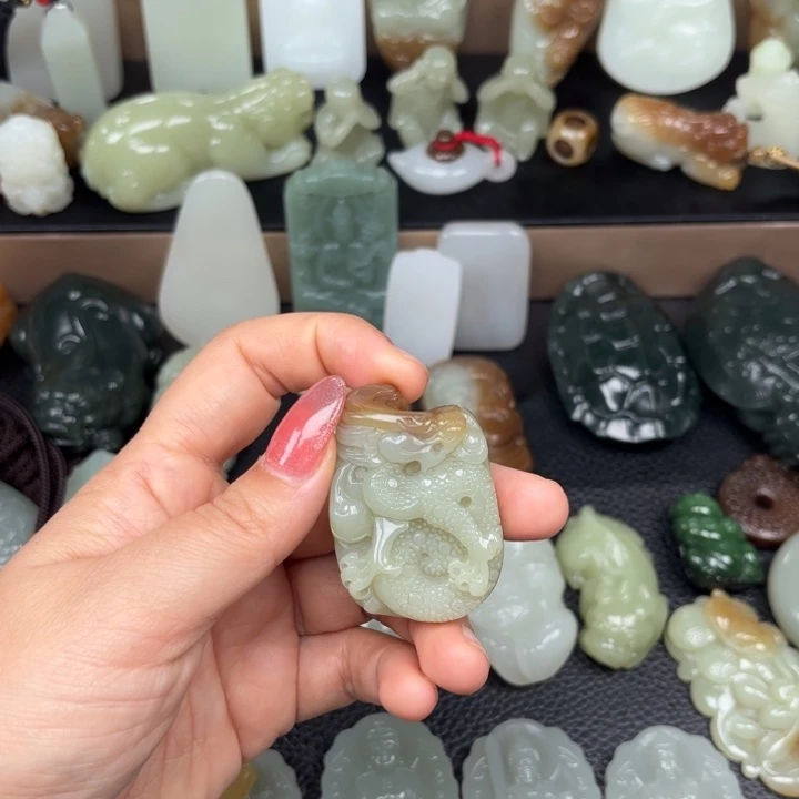 颈饰未镶嵌和田玉