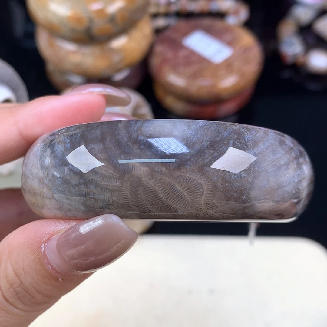 【闪购商品】颈饰未镶嵌硅化珊瑚（珊瑚玉）黑虫纹52.4（35号）