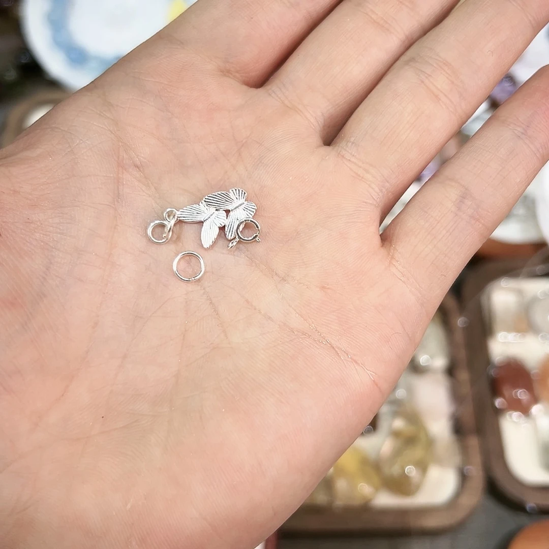 水晶手链未镶嵌张**?