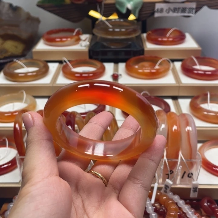 玛瑙/玉髓未镶嵌手镯