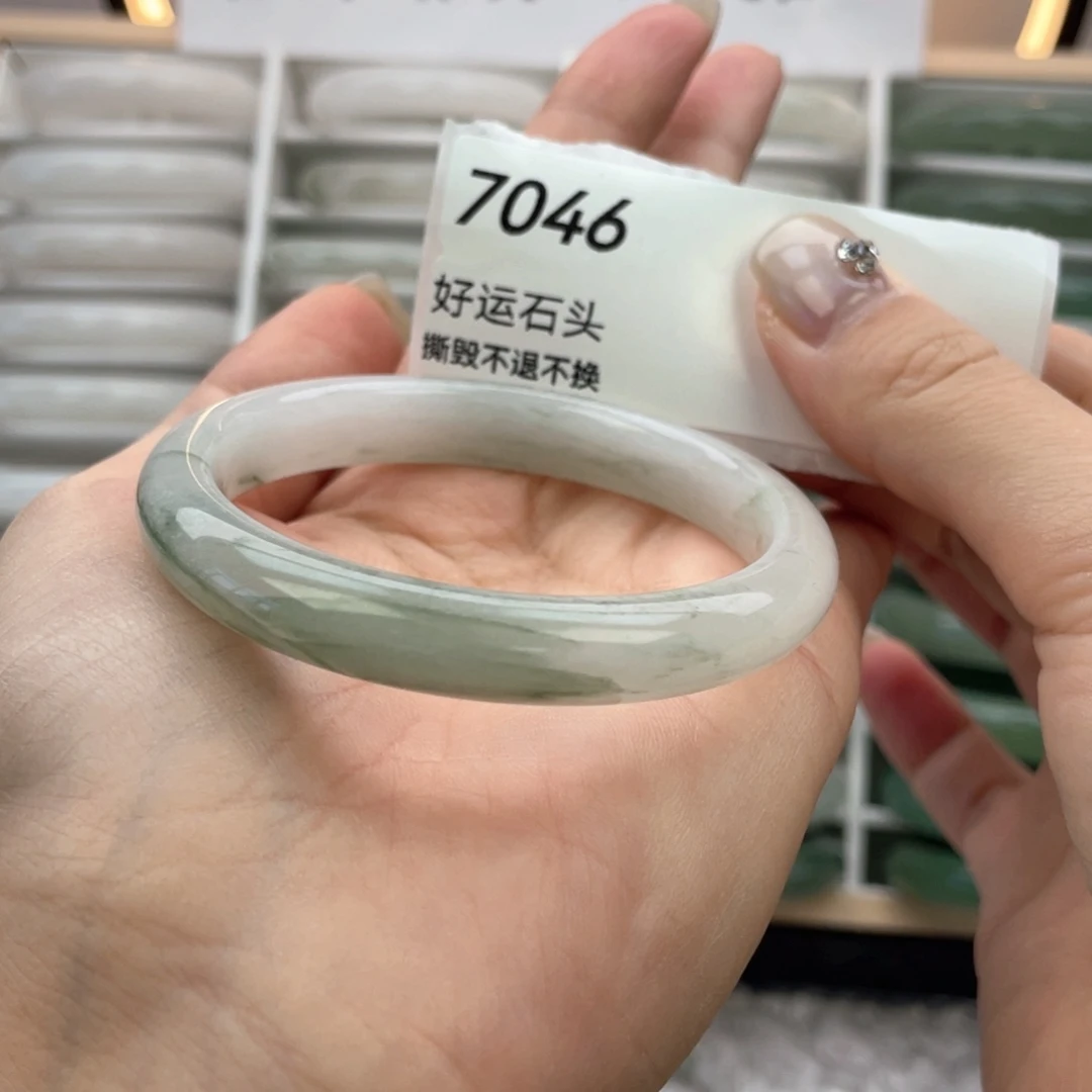 石英质玉未镶嵌手镯