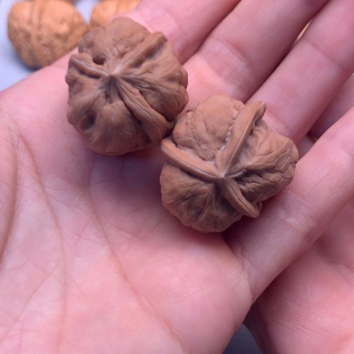 文玩核桃把件水晶蛤蟆三棱