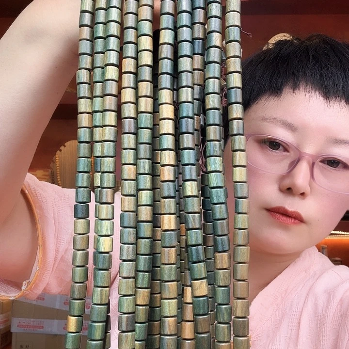 绿檀0.8 108 桶珠绿货