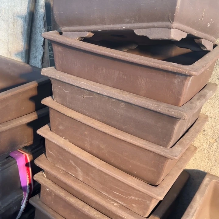 紫砂花盆100-6。     微瑕